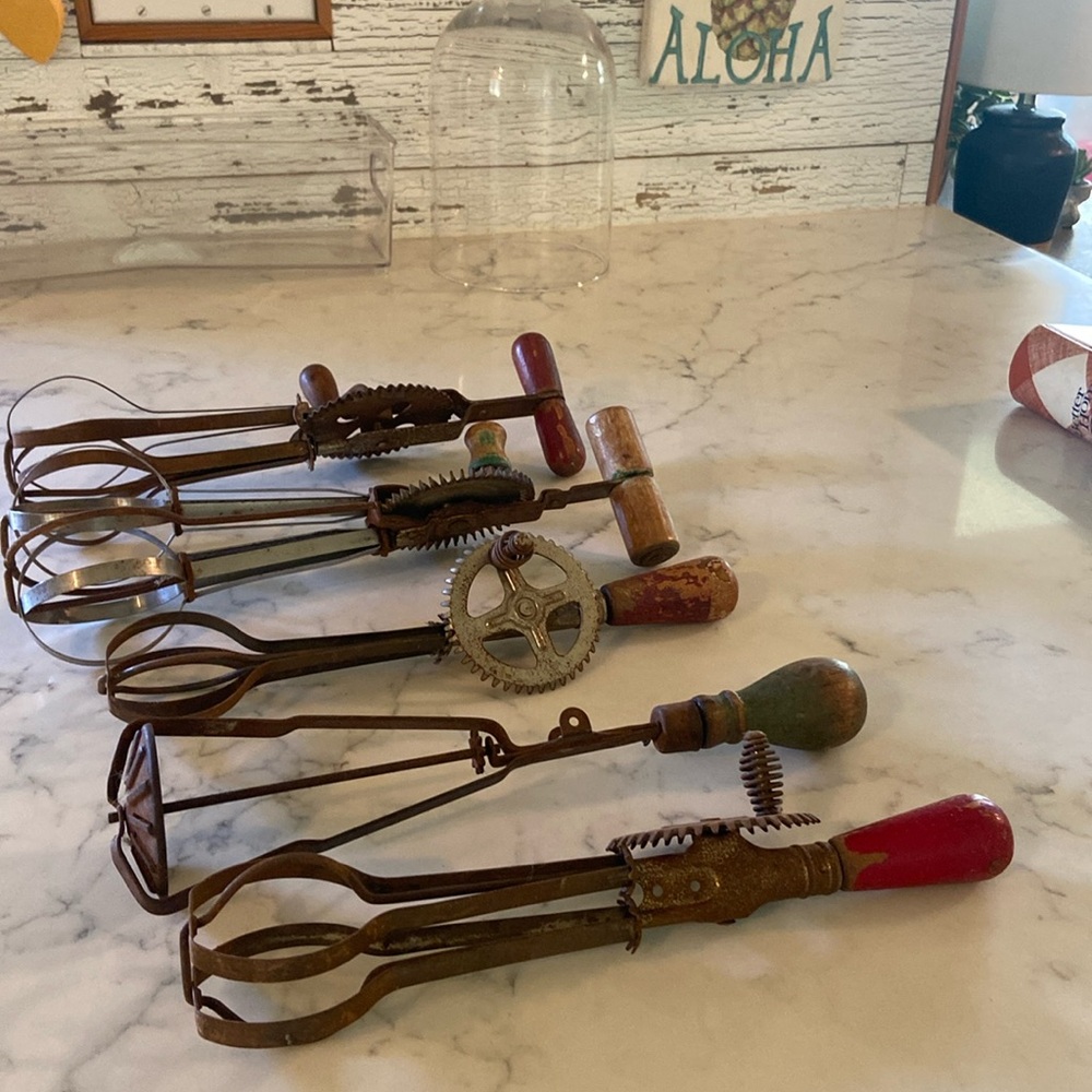 Vintage egg, beaters set